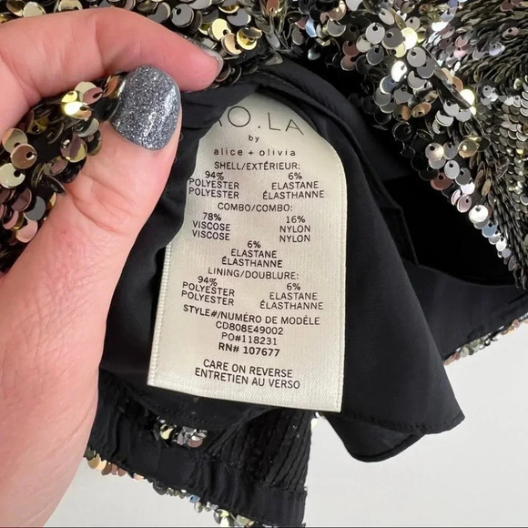 NWT Alice + Olivia Danica Sequin V Back Top - Picture 13 of 13